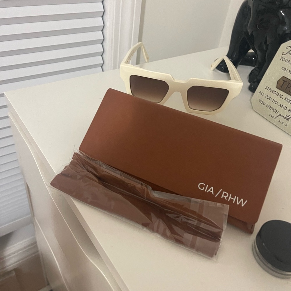 Gia Borghini sunglasses ivory